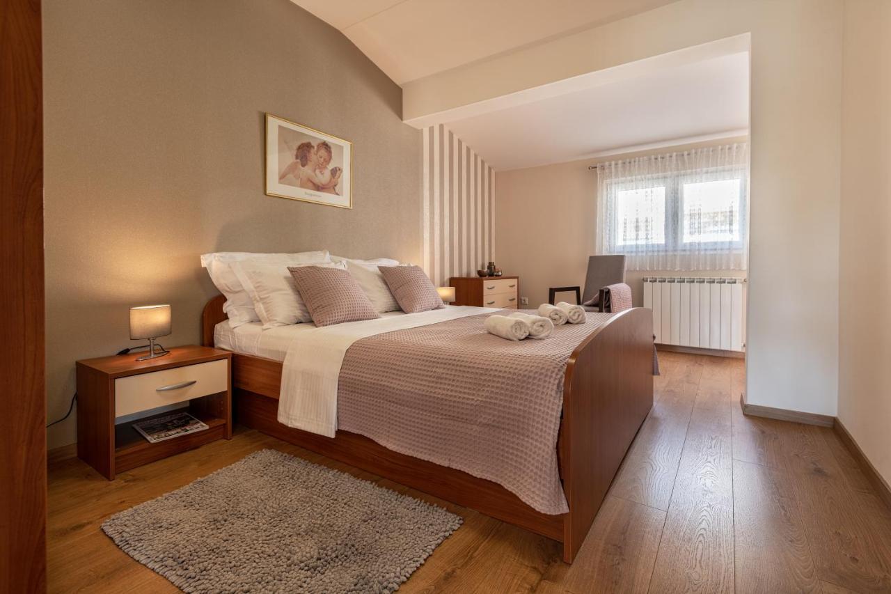 Apartament Iva *
